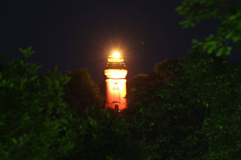 Illuminierter Bismarckturm zum Brasselsberger Bürgerfest am 8. Juni