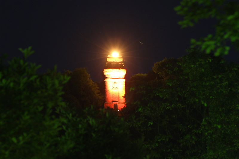 Illuminierter Bismarckturm zum Brasselsberger B&uuml;rgerfest am 8. Juni